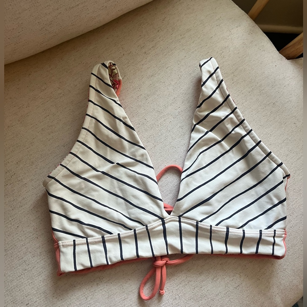 MAAJI - LIKE NEW REVERSIBLE SWIM TOP